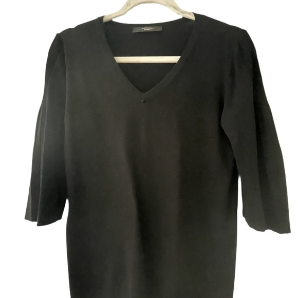 Weekend Max Mara Tops - Weekend Max Mara Black three quarter Long Sleeve V-Neck Top